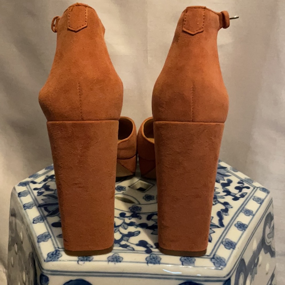 Banana Republic suede block heels, used 2x, Excellent used condition🤩😍❣️👡💃🏻 - Picture 5 of 10